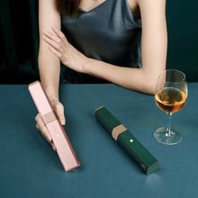 Lade das Bild in den Galerie-Viewer, POCKET STYLER DEIN TRAGBARER HAARSTYLIST FÜR UNTERWEGS!