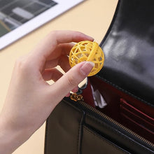 Lade das Bild in den Galerie-Viewer, CleanBall