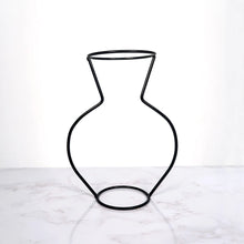 Lade das Bild in den Galerie-Viewer, Silhouette Vases™